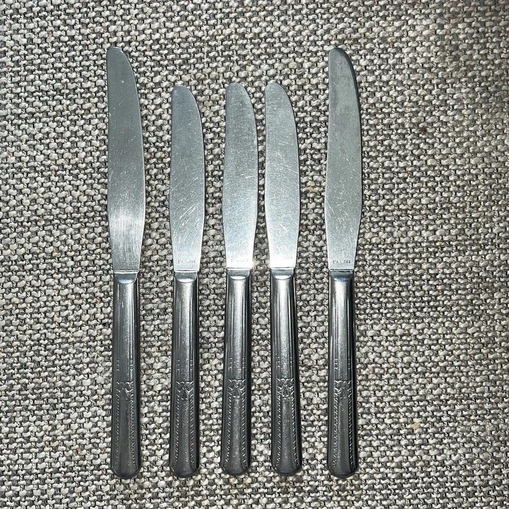 Lot Of 5 Queen Bess Tudor Plate Silverplate Dinner Knives Set‎ Oneida Community